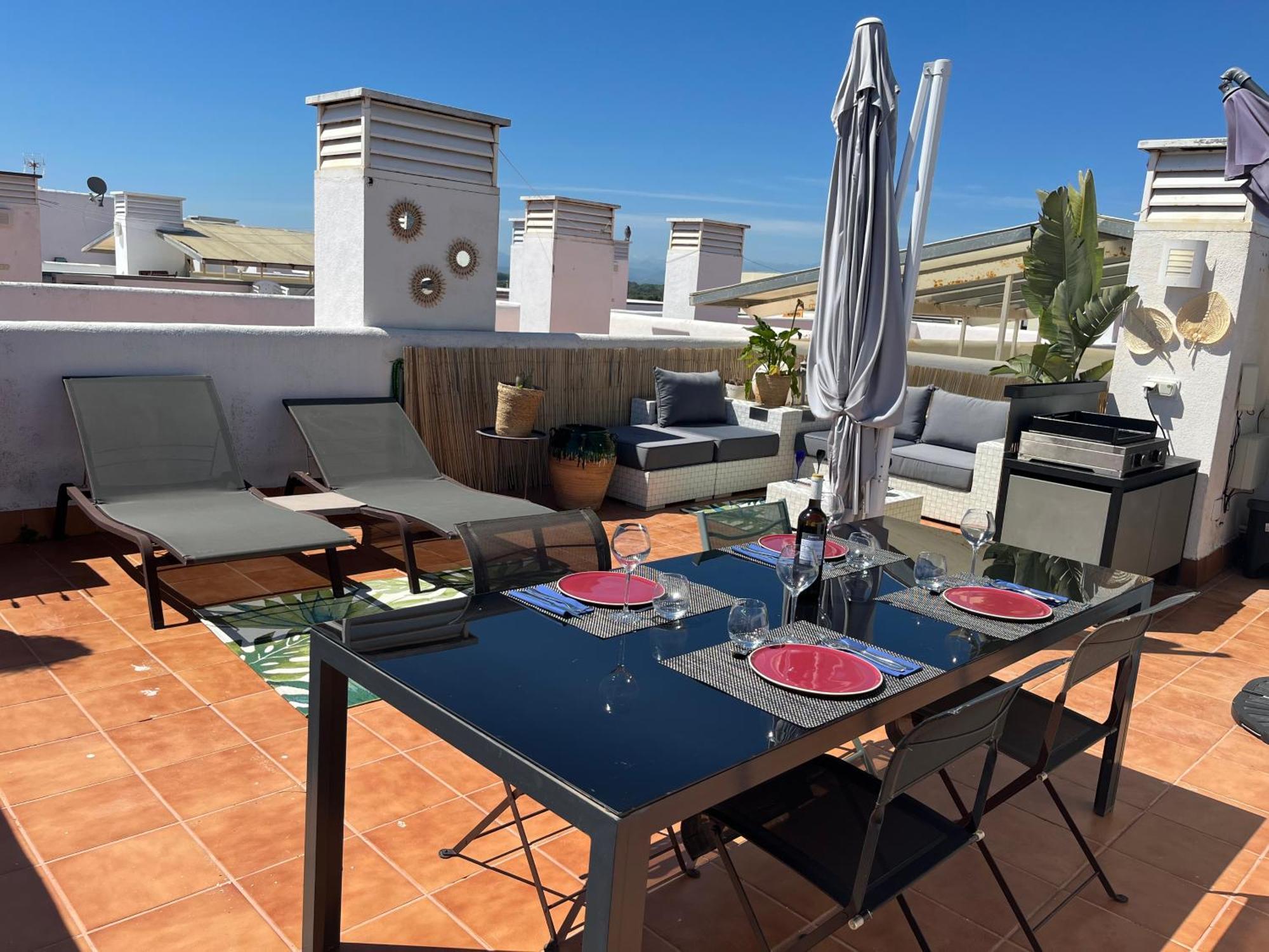 Appartement Avec Terrasse Sur Le Toit Vue Mer Roses Extérieur photo